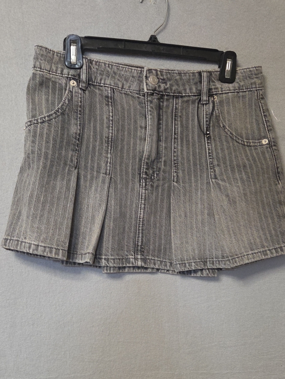 Zara Striped Denim Pleated Box Pleat Mini Skirt Gray Size Medium.